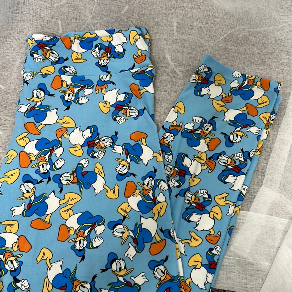 Lularoe Tall & Curvy Donald Duck Disney Leggings